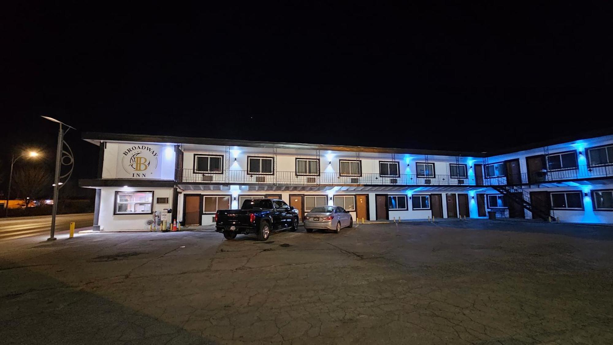 Broadway Inn Каунсъл Блъфс Екстериор снимка